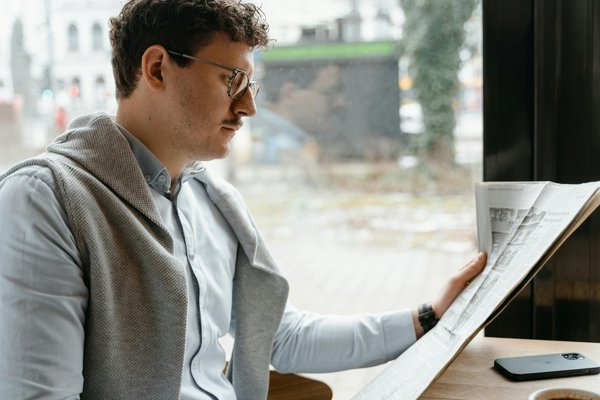 Poker en ligne vs poker réel : avantages et inconvénients