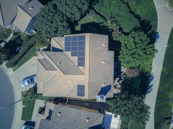 Panneau solaire photovoltaïque : l'avis des clients séduit !